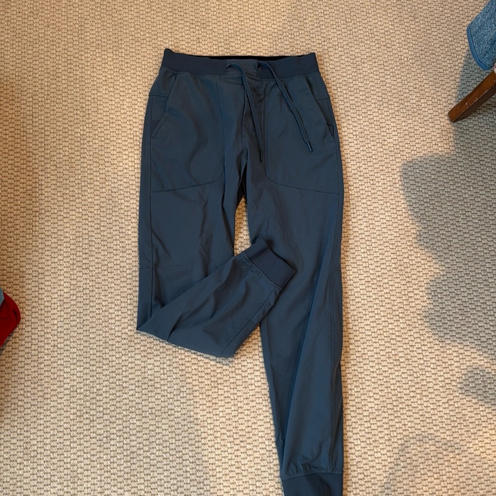 Lulu Lemon men’s joggers in great condition